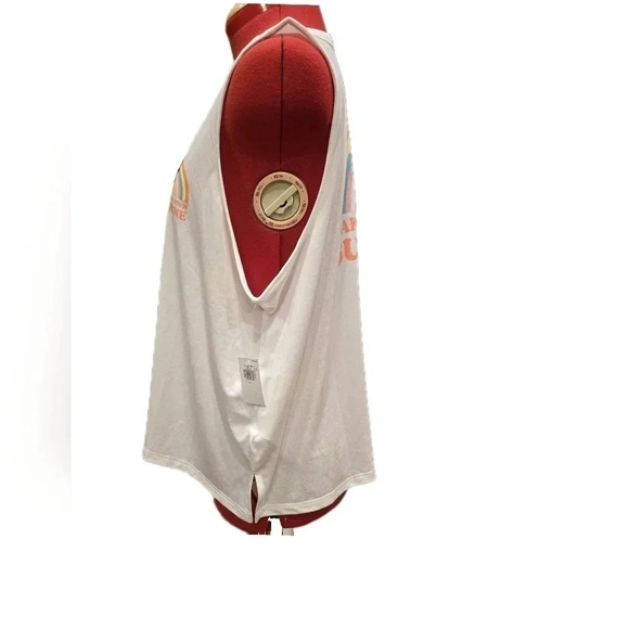 Old Navy, Size XL, White Crop Graphic Tank - Picture 4 of 9